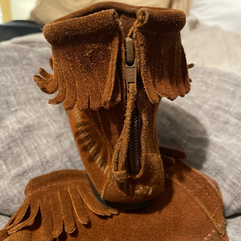 MINNETONKA moccasin - Picture 4 of 9